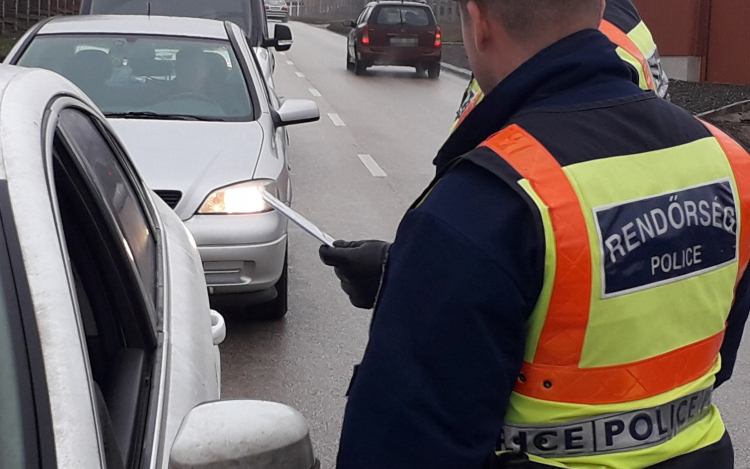 Fokozott ellenőrzést tart a rendőrség egy héten át az ország útjain